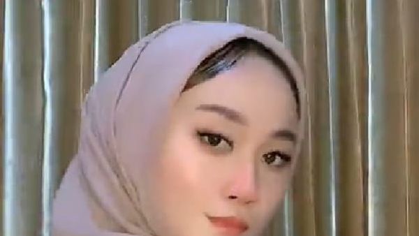 Video Wanita Hijab Pamer Payudara Disoroti Muhammadiyah: Take Down dan Blokir Akunnya!