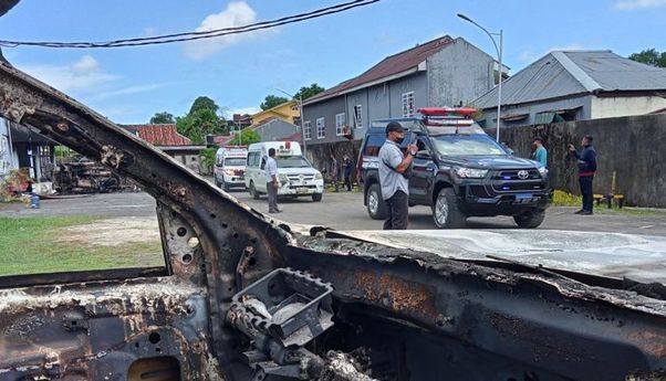 Kepolisian Resor Sorong Kota Evakuasi 17 Jenazah Yang Terjebak di Karaoke DoubleO