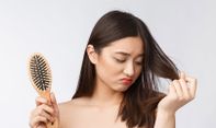 Ladies, Inilah Penyebab Rambut Rontok Berlebihan pada Wanita yang Wajib Kamu Ketahui