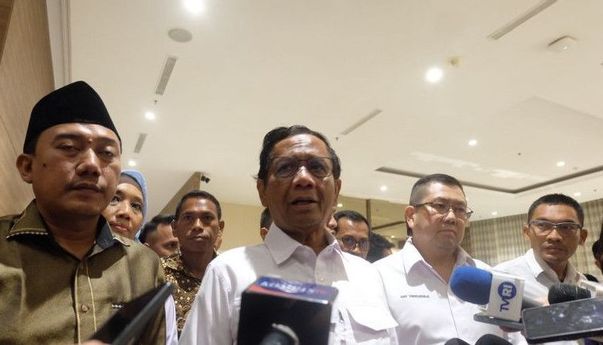 Mahfud Sebut Pemerintah Sedang Cari Solusi untuk Masalah Pengungsi Rohingya di Aceh