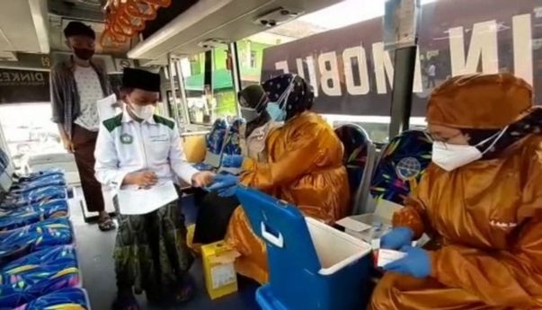 Di Cianjur, Bus Sekolah Disulap Jadi Bus Vaksinasi Keliling Targetkan 200 Ribu Pelajar dan Santri