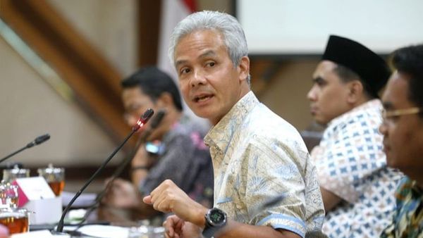 Berita Jateng: Ganjar Pranowo Bakal Tindak Tegas Kepala Sekolah yang Lakukan Pungli Pasca PPDB