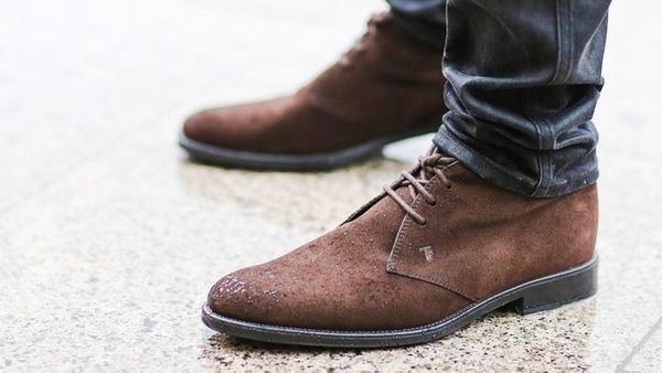 Semir Sepatu Kulit Suede yang Baik dan Benar agar Tahan Lama