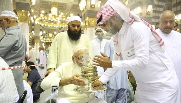 Serupa Dupa, Gaharu Juga Sering Dibakar di Masjidil Haram untuk Wewangian