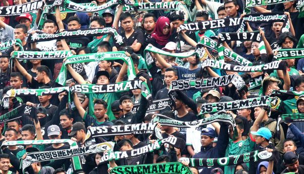 Tagih Tuntutan ke Manajemen, Ratusan Suporter PSS Sleman Nekat Ke Solo dan ‘Geger Gedhen’ Dengan Polisi