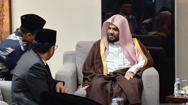 Imam Besar Masjid Nabawi Tiba di Indonesia, Diagendakan Bertemu Wapres dan Salat Jumat di Istiqlal