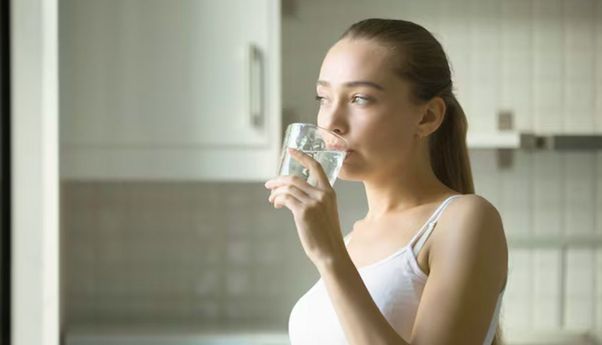 Pentingnya Cukupi Kebutuhan Minum Air Putih, Penuhi Kebutuhan Cairan hingga Detoksifikasi