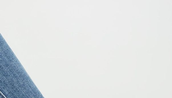 5 Sepatu yang Cocok untuk Celana Jeans