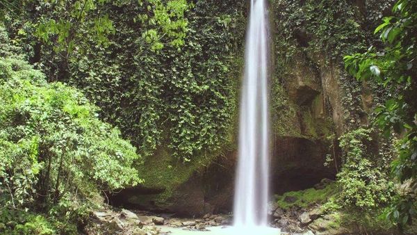 Sambutan Sejuk Air Terjun Sampuran Widuri Desa Dolok Merawan di Serdang Bedagai