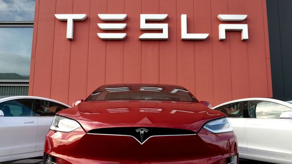 Baru Saja Rilis, Tesla Langsung Tarik Full Self-Driving Beta Karena Masalah Ini