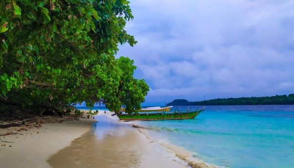 Rekomendasi Wisata Pantai di Nabire Papua dengan Panorama Eksotis