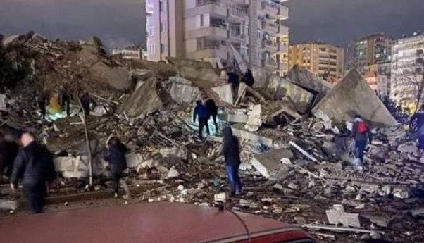 Turki Diguncang Gempa 7,8 M, Korban Tewas Capai 15 Orang