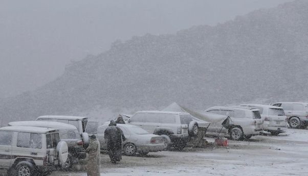 Sejak Tahun Baru Salju Menyelimuti Pegunungan di Arab Saudi