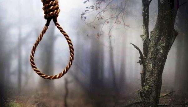 Driver Ojol Grab Gantung Diri dengan Mengikat Leher dengan Kenur di Pohon Jati