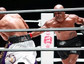 Hasil Mike Tyson vs Roy Jones Jr: Laga Berakhir Imbang, Iron Mike Tampil Dominan