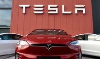 Parah! Tesla Operasikan Pabriknya di Tengah Pandemi