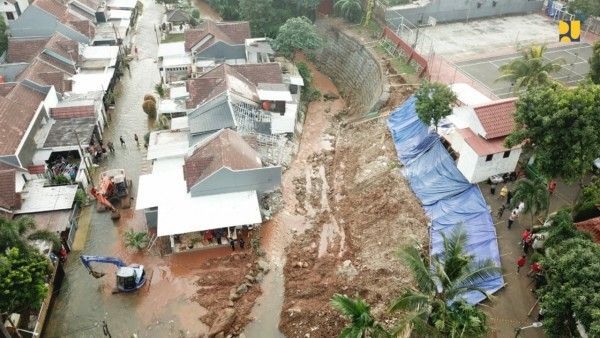 Seharusnya Tak ada Rumah Penduduk di Sepanjang Sempadan Sungai di Tangsel