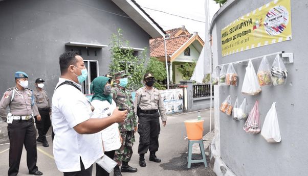 Pemrov Jateng Bagikan Jogo Tonggo Kit, Peralatan Pencegah Covid-19