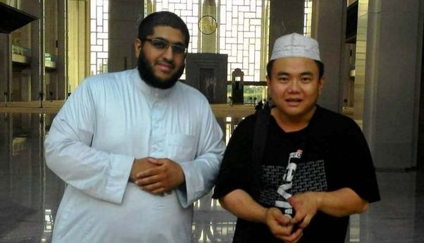 Mengharukan: Pria China Tetap Teguh Masuk Islam Meski Jemarinya Dipotong Oleh Ayahnya