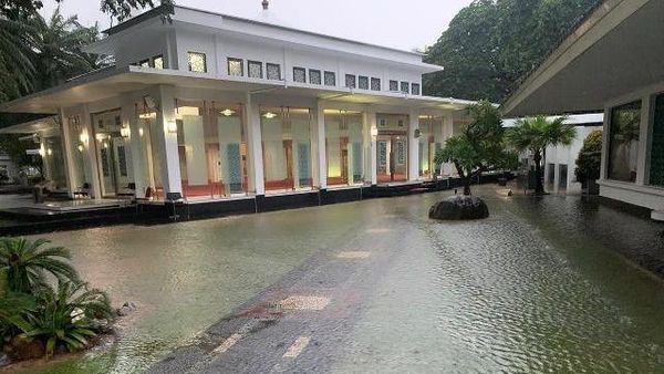 Berita Hari Ini: Jakarta Banjir Lagi, Istana Kepresidenan Ikut Tergenang Air