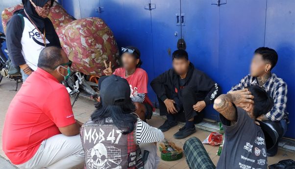 Menteri Risma Kirim Tim Tangani Komunitas Punk Sukabumi, Banyak dari Bogor dan Tangerang