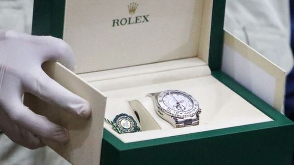 Daftar Barang Branded yang Disita KPK dari Edhy Prabowo: Jam Tangan Rolex hingga Sepatu Louis Vuitton