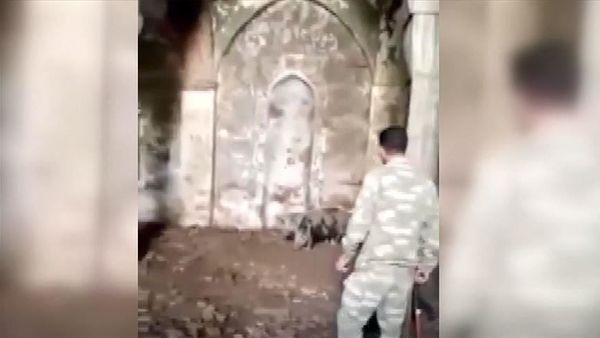 Miris! Di Bawah Kekuasaan Tentara Armenia, Masjid Bersejarah Jadi Kandang Babi
