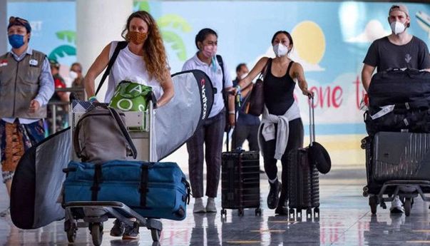 Turis Asing Bisa Tinggal Berapa Lama di Indonesia? Simak Penjelasannya