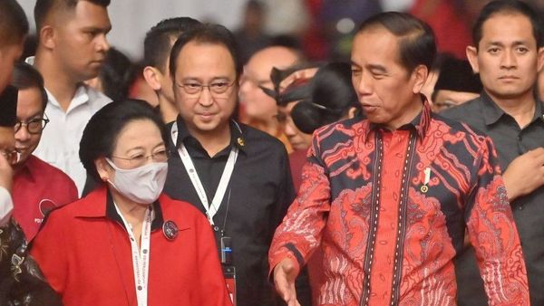 Guntur PDIP Sebut Bantahan Jokowi terkait 3 Periode Hanya Jadi Bahan Tertawaan Publik