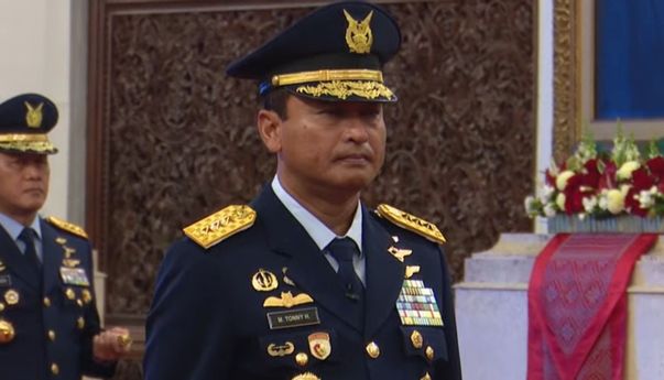 Presiden Jokowi Resmi Lantik Marsdya Tonny Harjono sebagai KSAU Gantikan Marsekal Fadjar Prasetyo