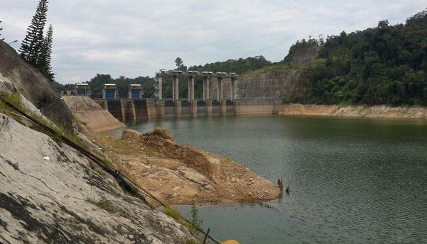 Elevasi Waduk PLTA Koto Panjang Terus Menurun, Operasional Turbin Terancam Berhenti?