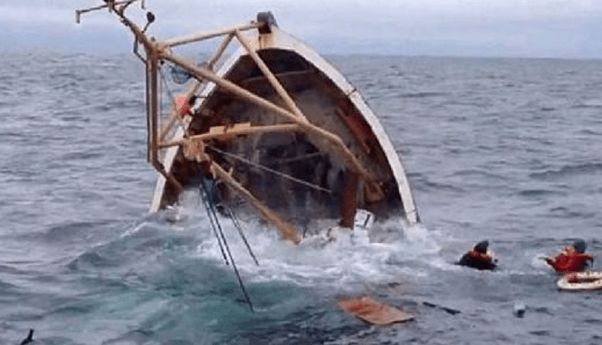 Berita Terbaru di Jogja: Perahu Terbalik di Pantai Trisik, Dua Nelayan Selamat