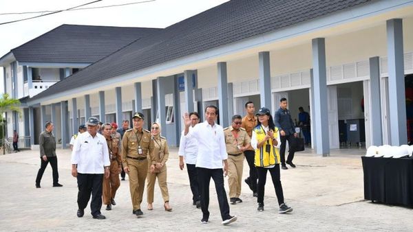 Jokowi Janji Bangunkan Asrama untuk SMK Negeri 1 Rangas Mamuju