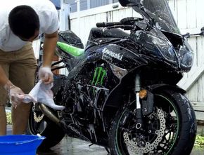 Rekomendasi Sabun cuci motor terbaik agar motor anda bersih dan body tetap bagus