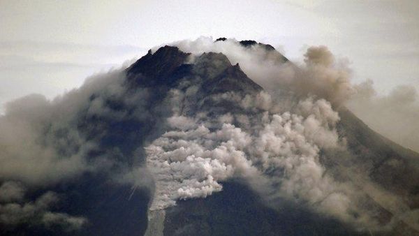 Gunung Merapi Meletus, Ganjar Pranowo Pastikan Warganya Aman