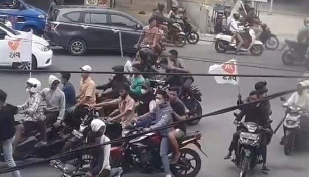 Warga Resah Konvoi Remaja Acungkan Sajam dan Bawa Bendera PKS, Polisi Harus Segera Turun Tangan!