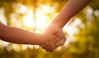 Mengejutkan! Aturan Adopsi Anak Dinilai Beratkan Calon Orang Tua Angkat