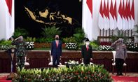 Di HUT ke-75 Bhayangkara, Jokowi Bicara Negara Demokrasi dan Polisi yang Tak Boleh Kalah dari Penjahat