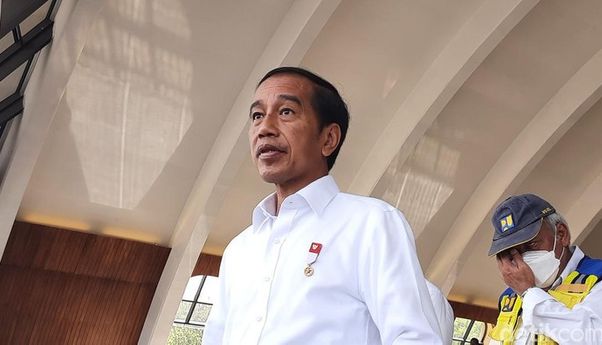 Presiden Jokowi Biarkan Wacana 3 Periode Bergulir dengan Atas Nama Demokrasi