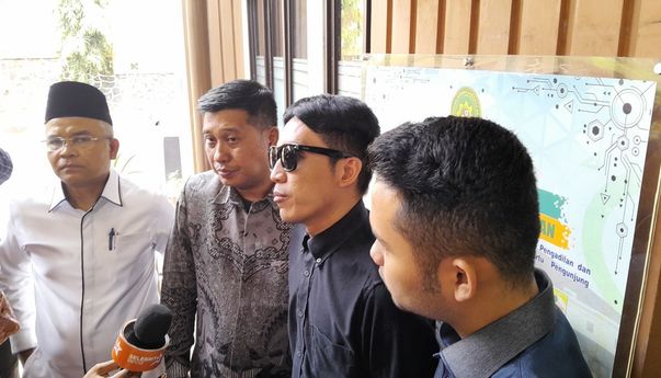 Ditanya Kemungkinan Rujuk dengan Natasha Rizky, Ini Jawaban Desta