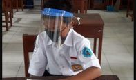 Berita Jateng: Tak Memiliki Smartphone, Siswa SMPN 1 Rembang Ini Tetap Berangkat ke Sekolah