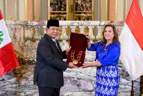 Presiden Prabowo Dianugerahi Penghargaan “Grand Cross of the Order of the Sun of Peru”