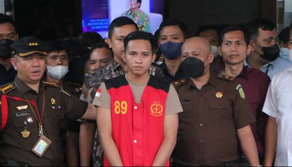 Janggal! Bharada Eliezer Tak Bisa Menolak Perintah Ferdy Sambo, Keluarga Brigadir J Curiga: Bripka RR Saja Bisa Nolak