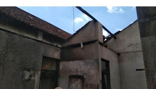 Gara-gara Lilin, Rumah Warga di Kota Yogyakarta Hangus Terbakar