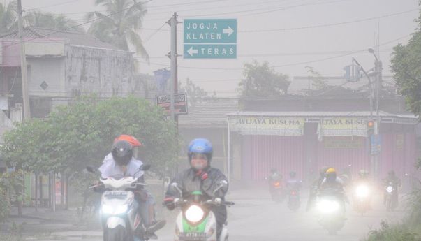 Mengetahui Efek Abu Vulkanik pada Motor Kesayangan Anda