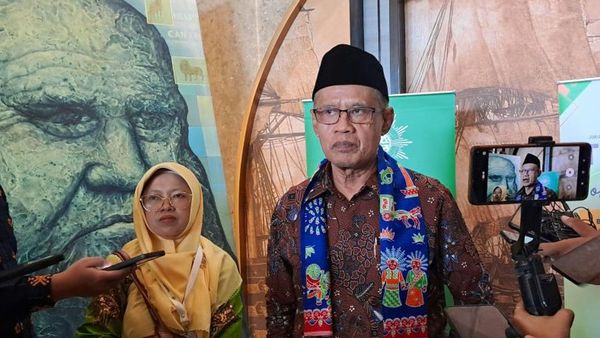 Tanggapan Haedar Nashir Soal Usulan Zakat Biayai Makan Bergizi Gratis