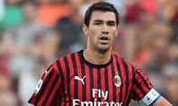 Barcelona dan Lazio Berebut Pemain Belakang AC Milan, Alessio Romagnoli