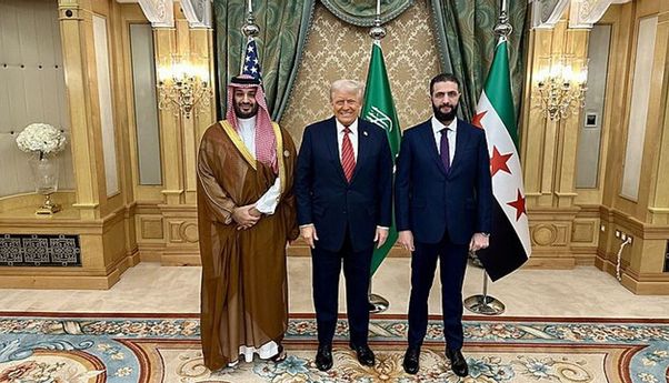 Trump Resmi Cabut Sanksi Ekonomi AS terhadap Suriah