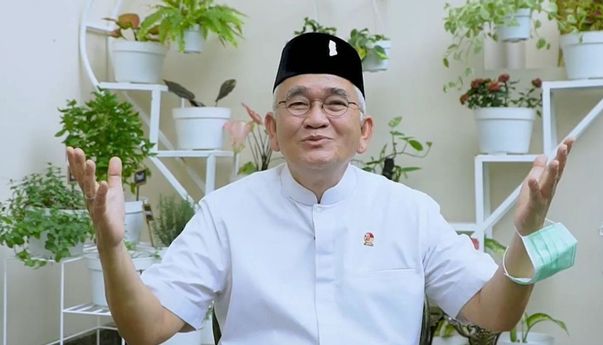 Bamus Betawi Murka usai Ruhut Sitompul Ejek Anies Lewat Meme Pakai Pakaian Adat Papua di Twitter