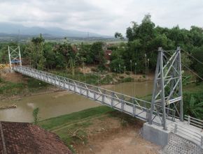 Menteri Basuki Bangun Jembatan Gantung Mbah Buto, Jalan Kaki ke Sekolah Dipangkas: 1 Jam Jadi 15 Menit